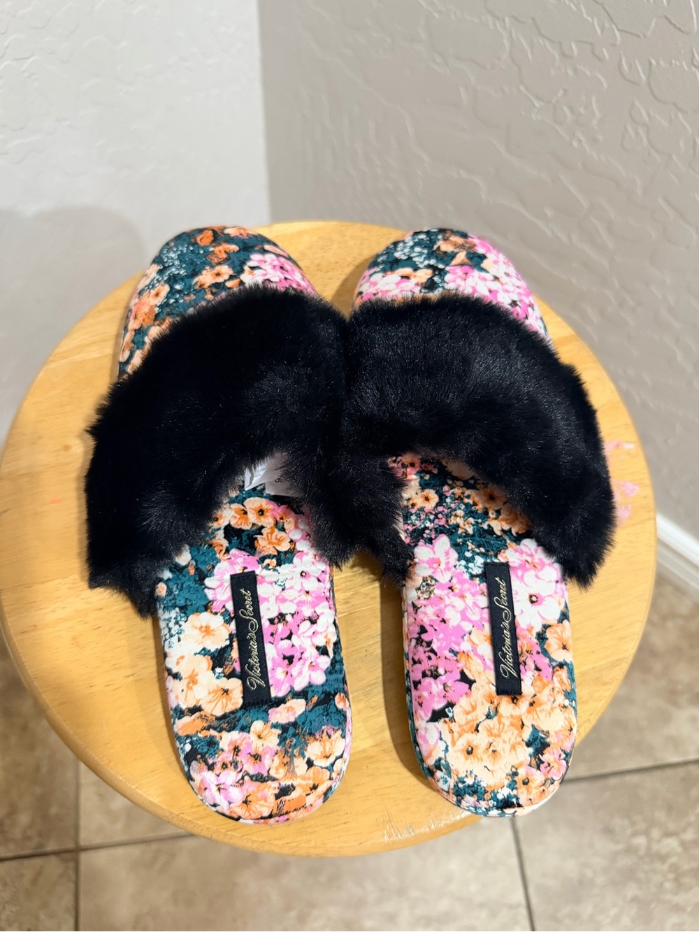 Victoria Secret Floral Faux Fur Slide Slippers - Black Fur